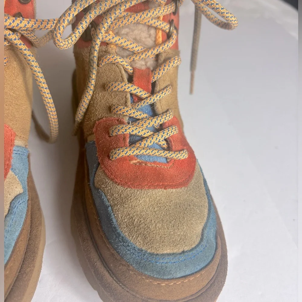 UGG| UGG kid’s hiking/ walking boots size 1. Color tan/blue/red.